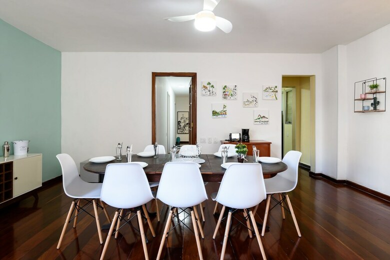Apartment Near The Subway With 2 Balconies