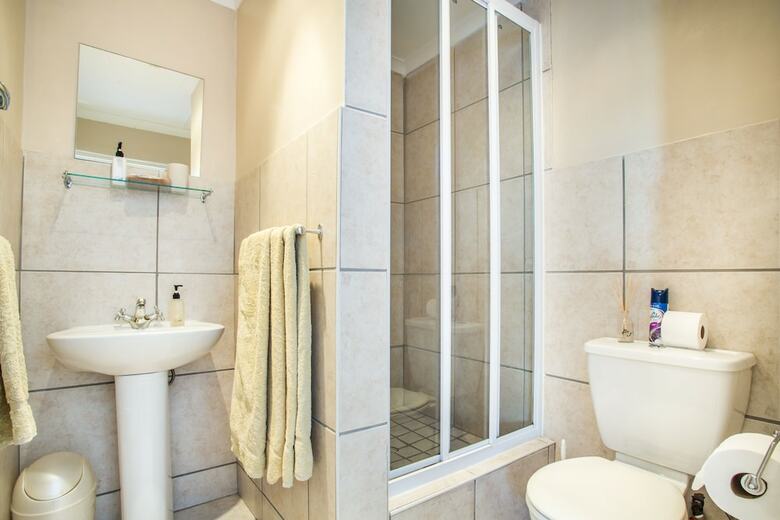 Hotel 88 Baron Van Reede Guesthouse