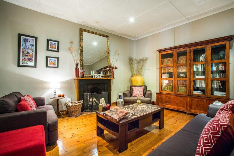Hotel 88 Baron Van Reede Guesthouse