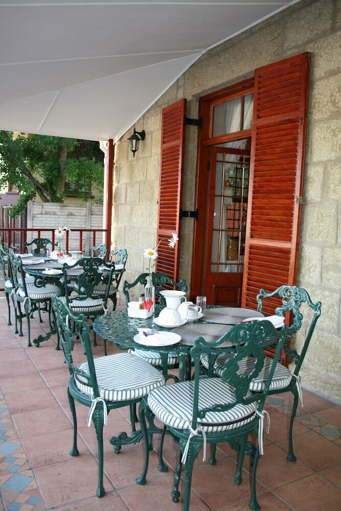 Hotel 88 Baron Van Reede Guesthouse