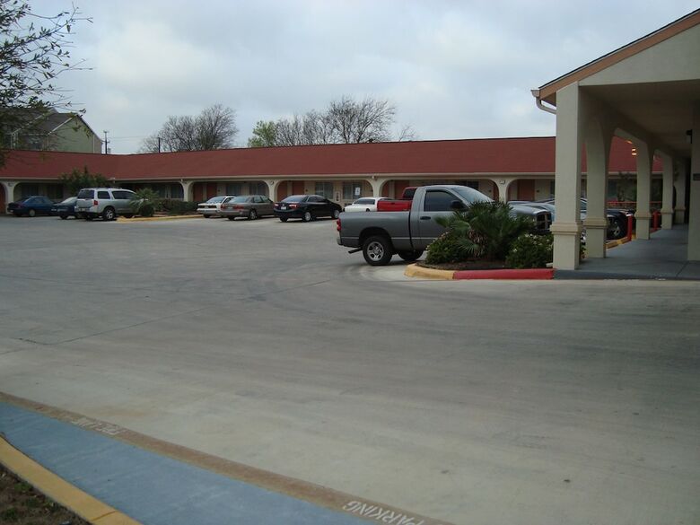 Motel Winnquest Inn Near Ft. Sam Houston