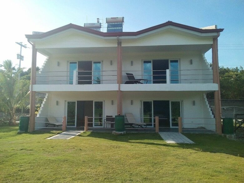 Hotel Cabilao Sunset Dive & Beach Resort