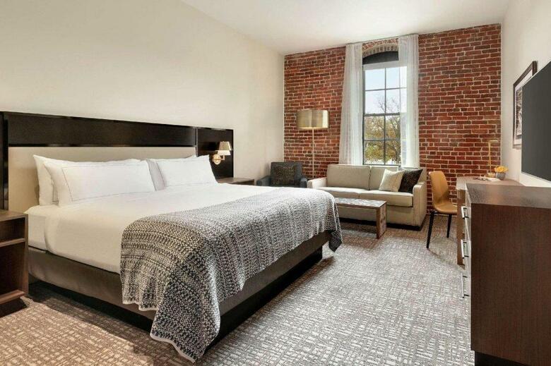 Hotel The Wilbur Lititz, Tapestry Collection By Hilton