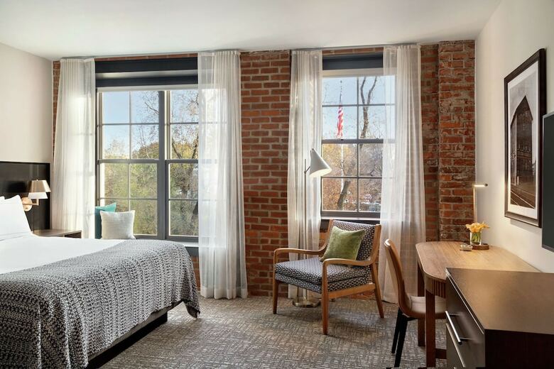 Hotel The Wilbur Lititz, Tapestry Collection By Hilton