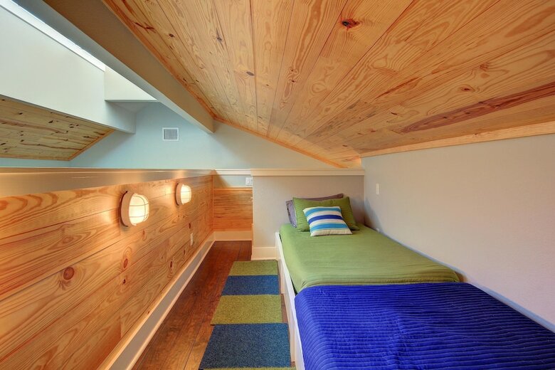 Cinnamon Shore- Seafare 251 Be