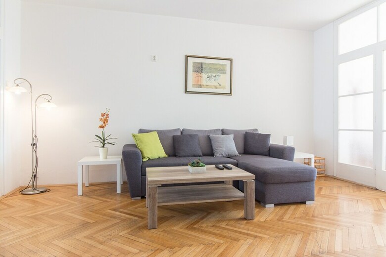Large Apartment 1min Walk To Metro Andel By Easybnb