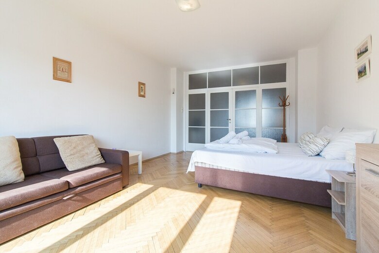 Large Apartment 1min Walk To Metro Andel By Easybnb