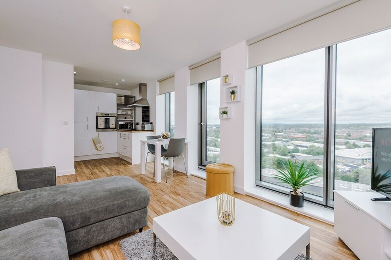 Beautiful Apartments In Media City