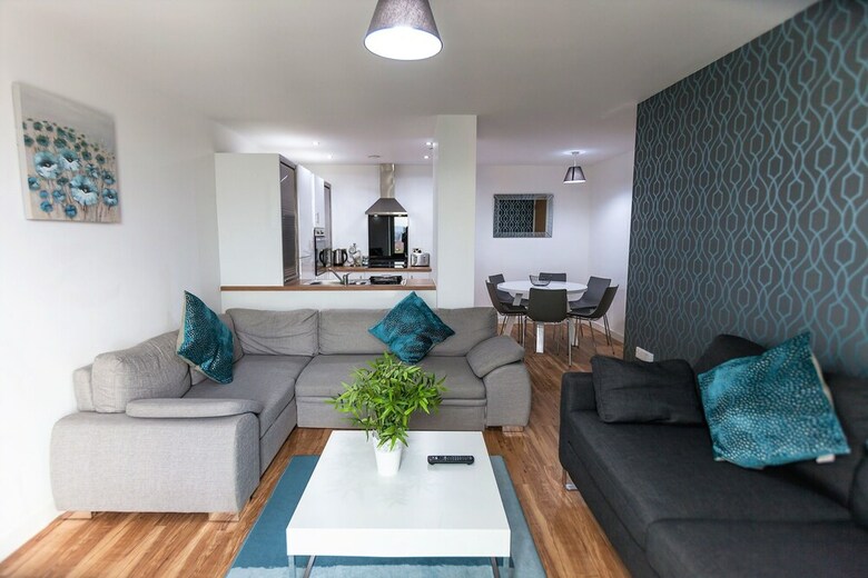 Beautiful Apartments In Media City