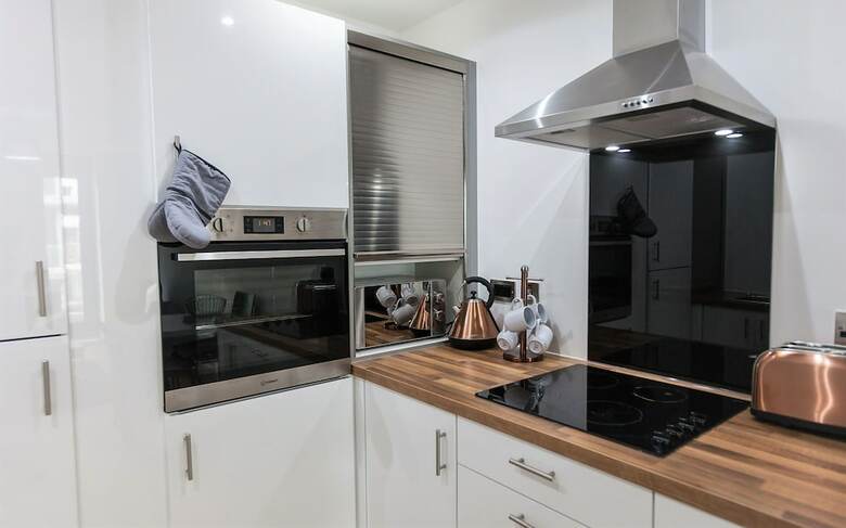 Beautiful Apartments In Media City