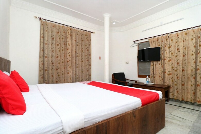 Hotel Oyo 24116 A One Home Stay