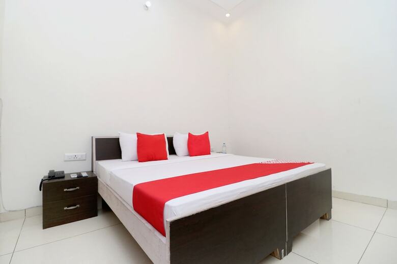 Oyo 22097 Hotel Jd