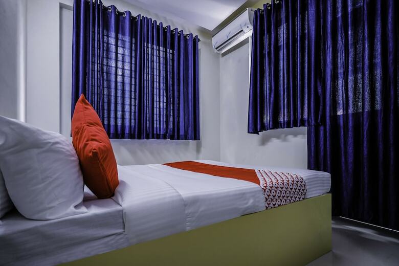 Hotel Oyo 15825 Blue Berry Apartments
