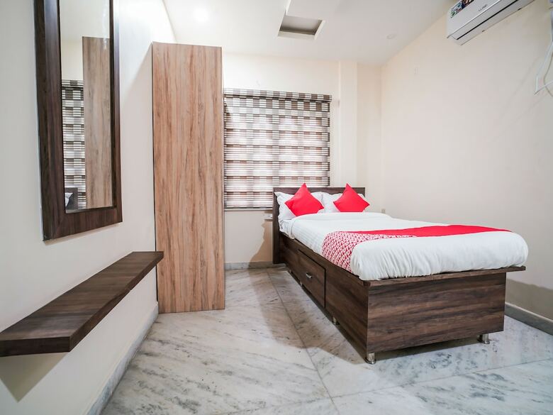 Hotel Oyo 22445 Lakshmi Residency