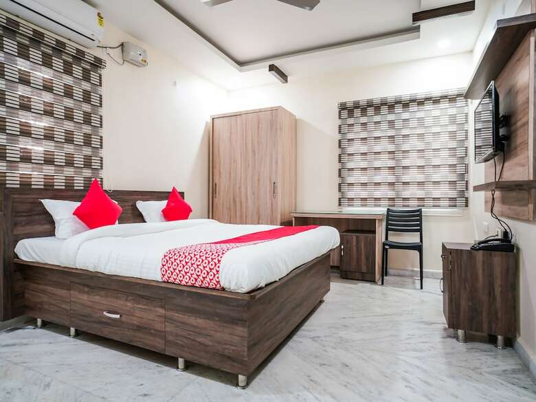 Hotel Oyo 22445 Lakshmi Residency