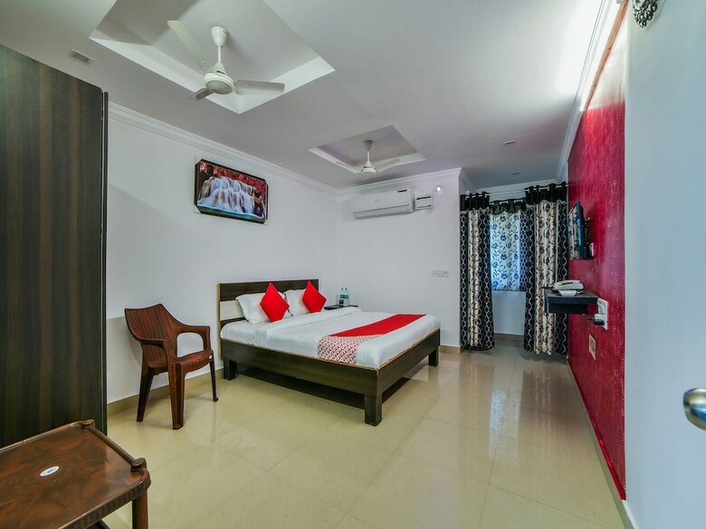 Hotel Oyo 18407 Noble Lodge