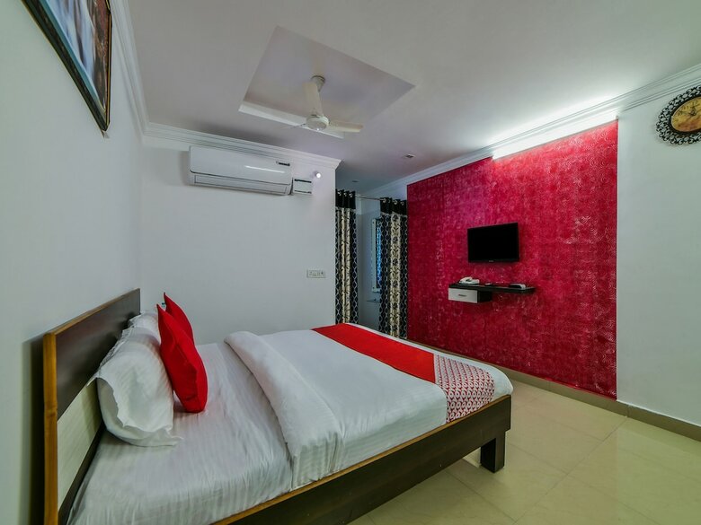 Hotel Oyo 18407 Noble Lodge