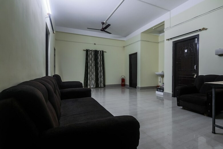 Hotel Oyo 18761 Nirvana