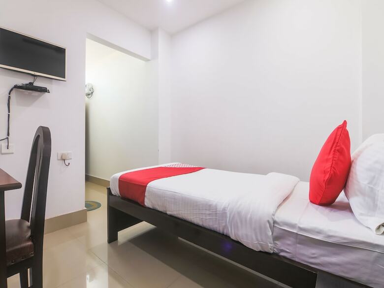 Hotel Oyo 23008 Labanya Holiday Home