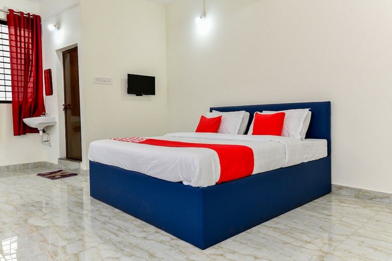 Hotel Oyo 26488 Athani Residency