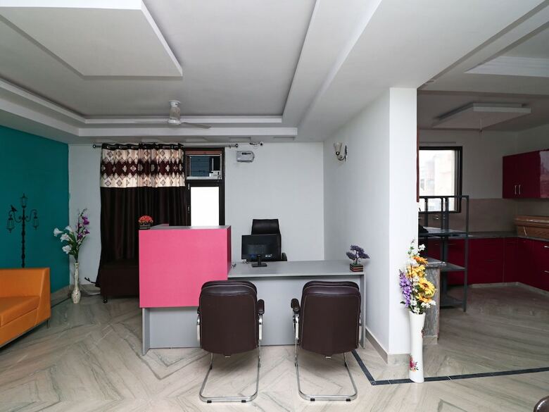Hotel Oyo 16168 Maira Grand