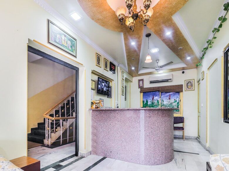 Oyo 783 Om Hotel