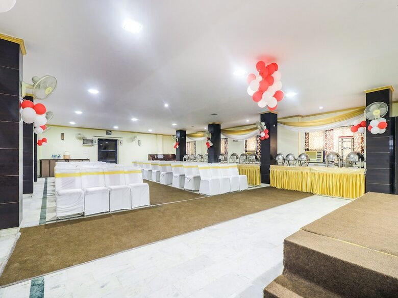 Oyo 783 Om Hotel