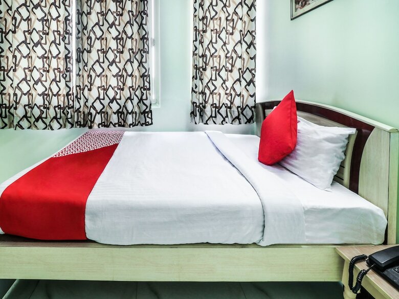 Oyo 783 Om Hotel