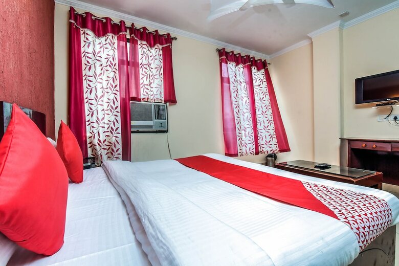 Hotel Oyo 18690 Ambica Deluxe