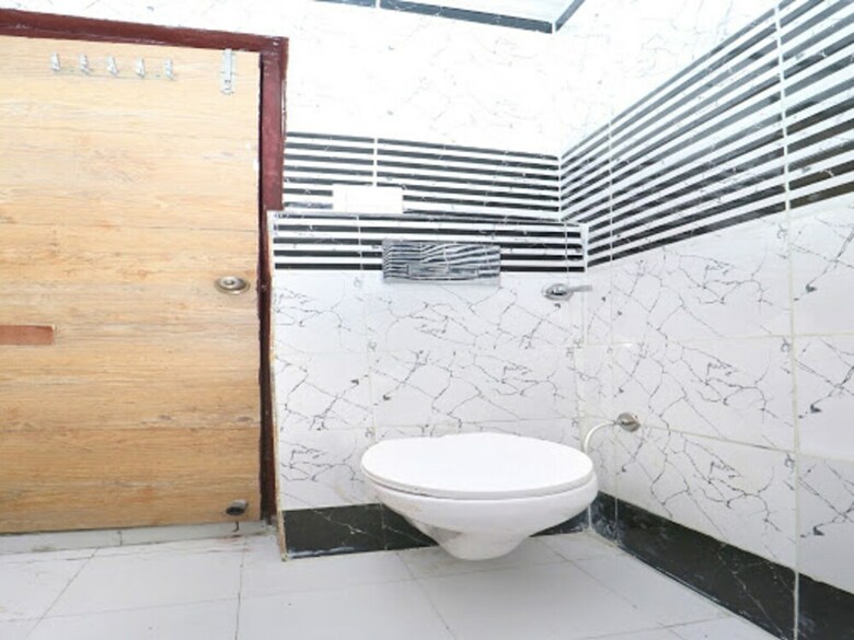 Hotel Oyo 26723 Rb Residency