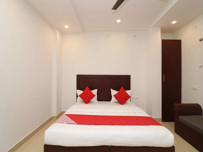 Oyo 1021 Hotel Gayatri Residency