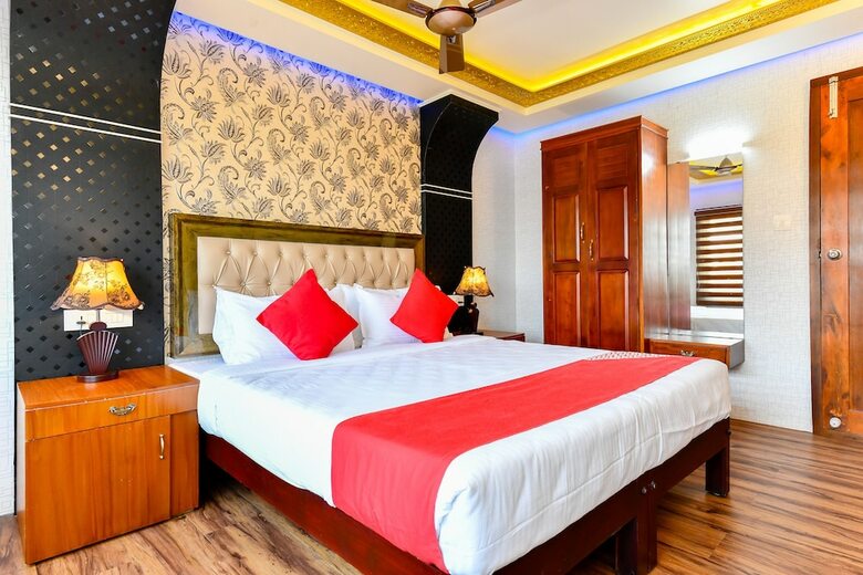 Hotel Oyo 24463 Indigo Luxury 4bhk