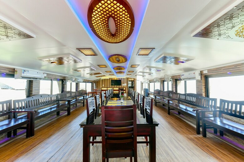 Hotel Oyo 24463 Indigo Luxury 4bhk