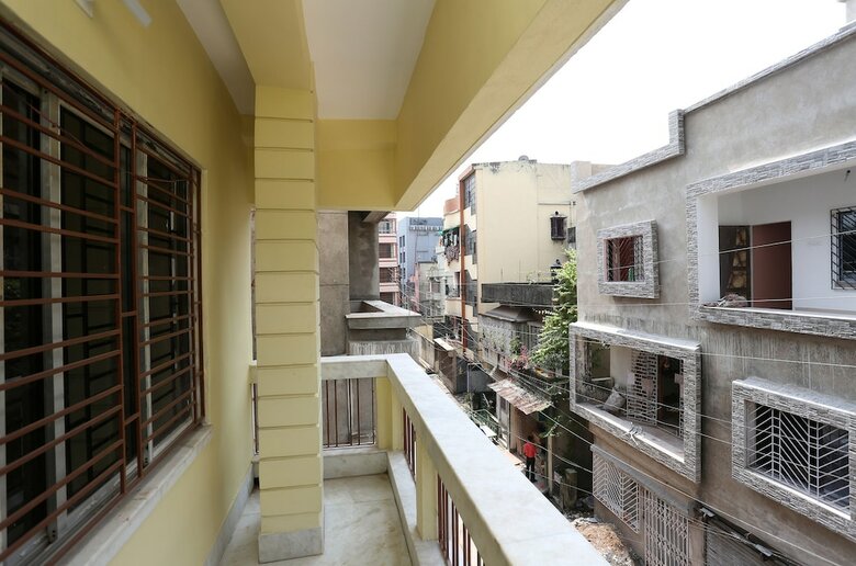 Hotel Oyo 22566 Red Velvet Inn