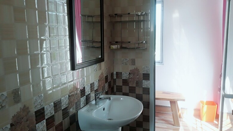 Hotel Queen Ponaland Homestay