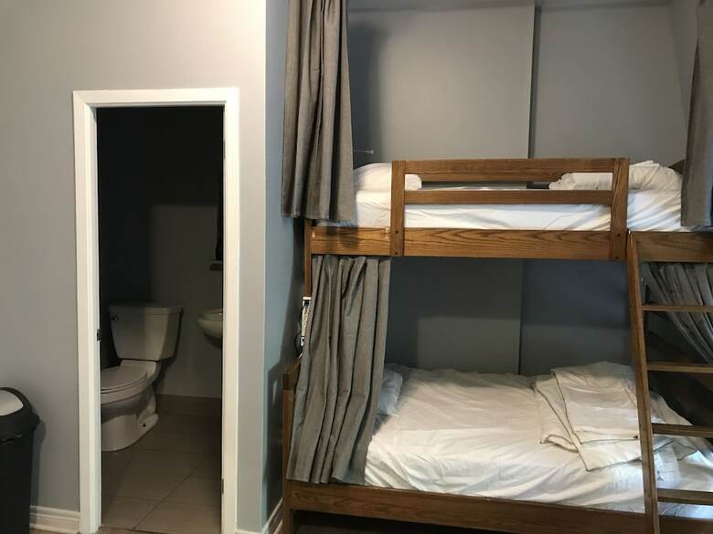 Hostal The Clarence Park