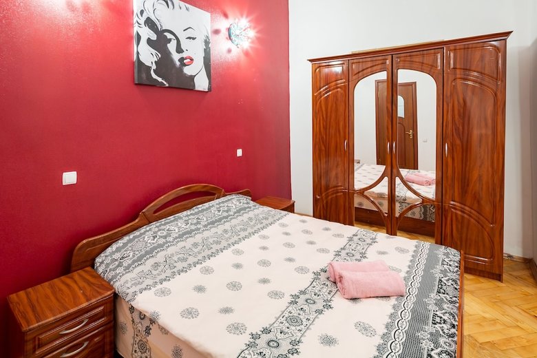 Apartments With Bedrooms At The Center
