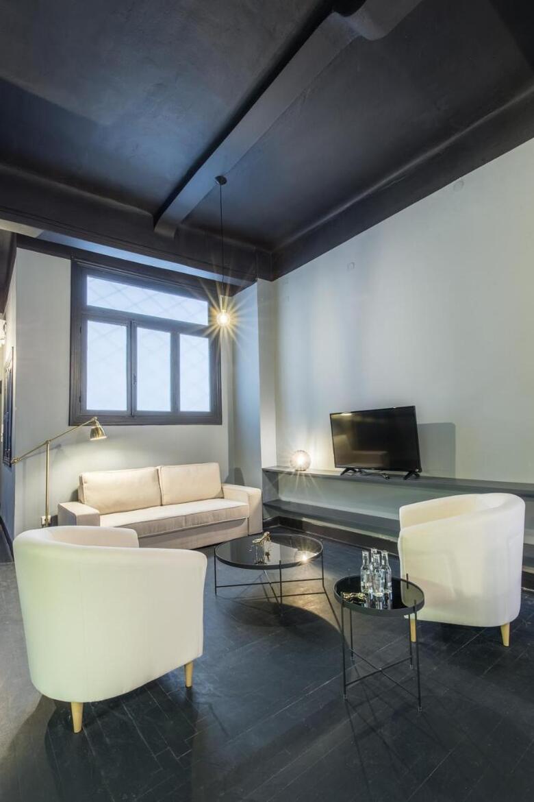 Soho Apartments