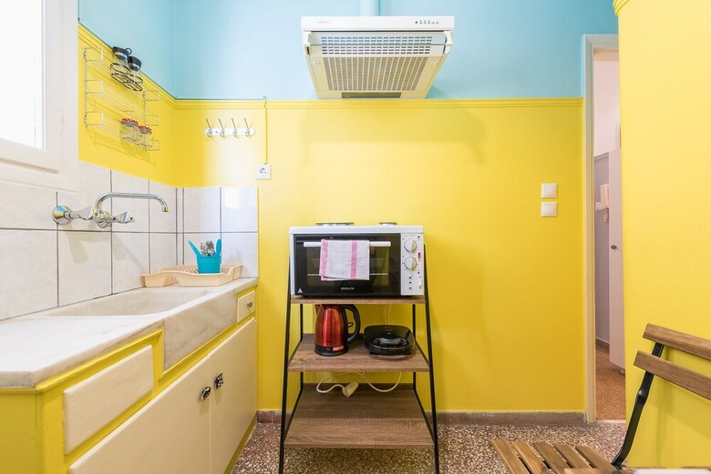 Urban Acropolis Apartment