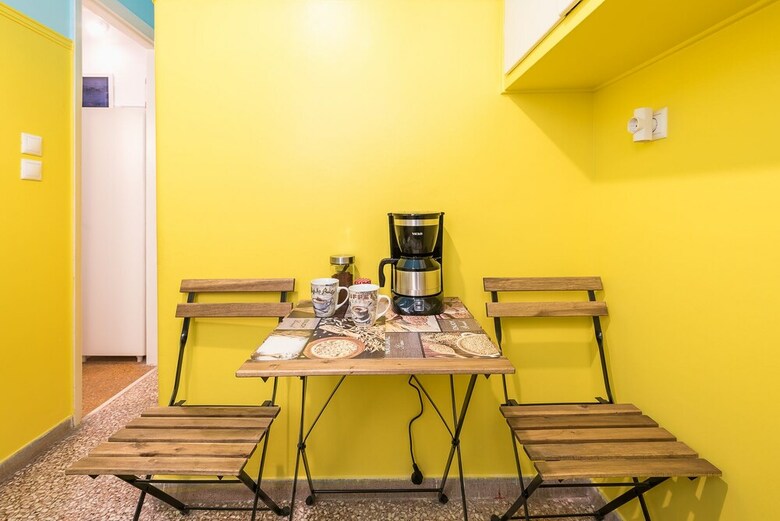 Urban Acropolis Apartment