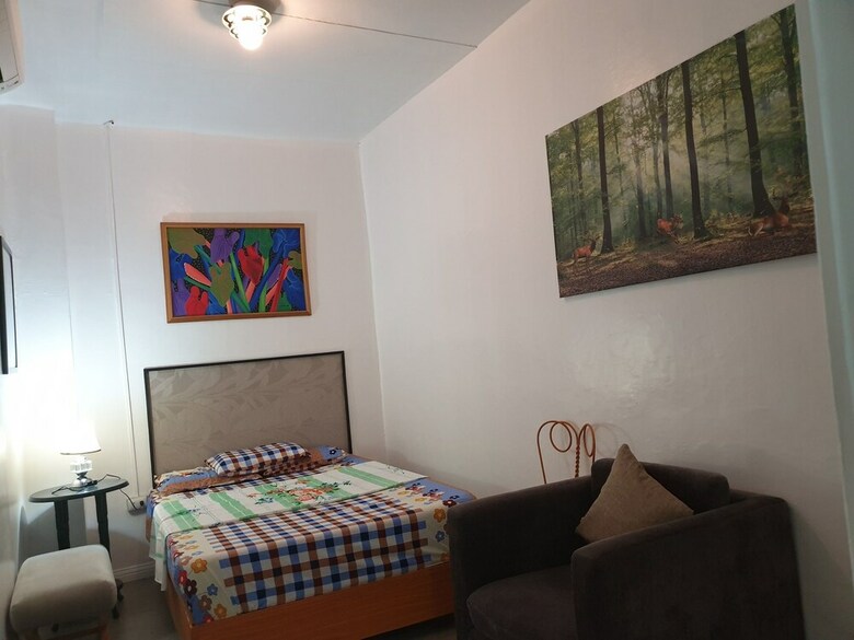 Gardenpod Hostel + Caf�