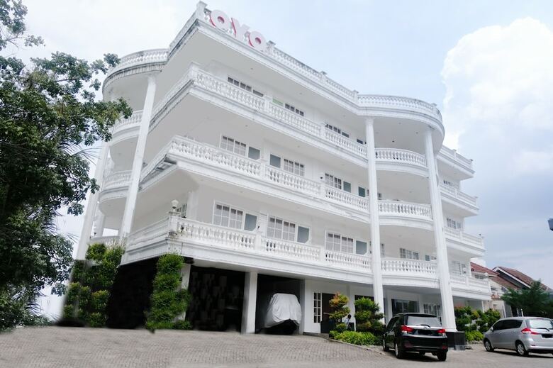 Hostal Oyo 696 Hasanah Guest House  de Saphire