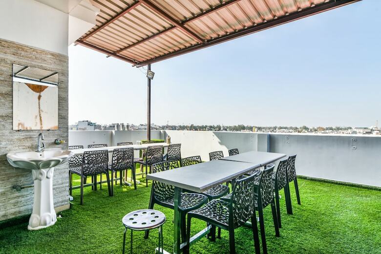 Fabhotel Aman Residency