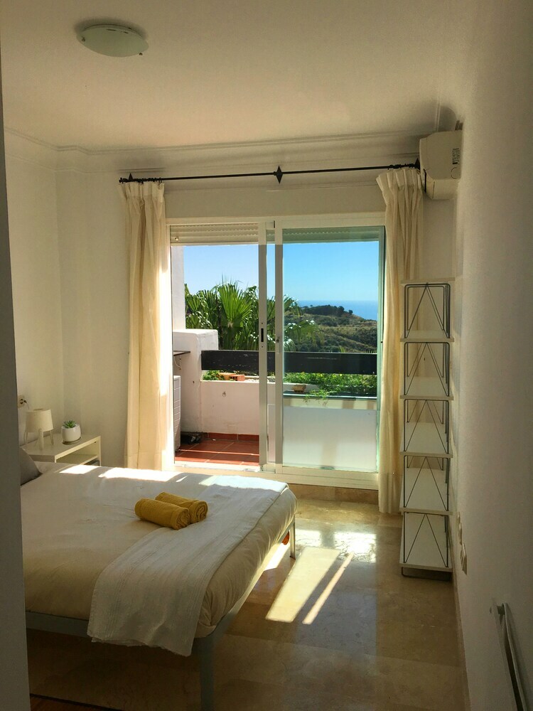 Apartamentos Sky Sea Holidays Sitio de Calahonda