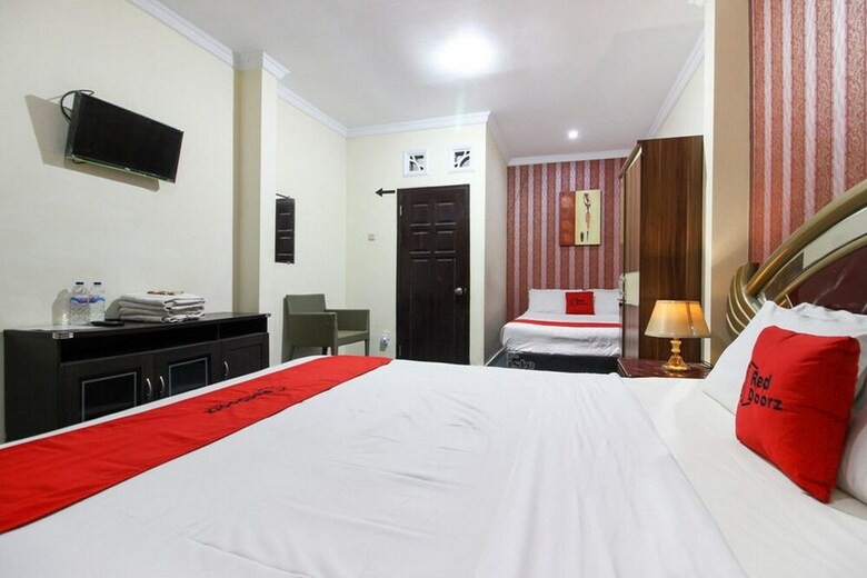 Hotel Reddoorz Near Plengkung Gading