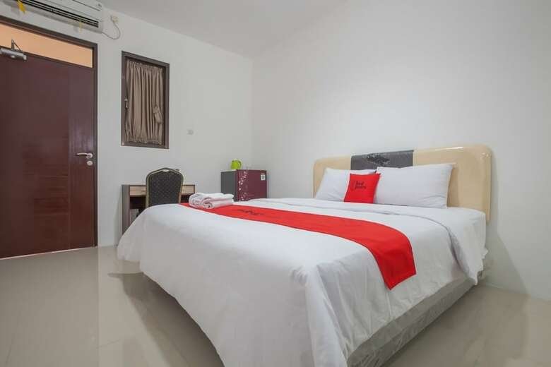 Hotel Reddoorz @ Kertajaya Surabaya