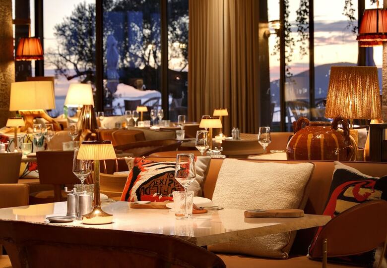 Hotel Lily Of The Valley