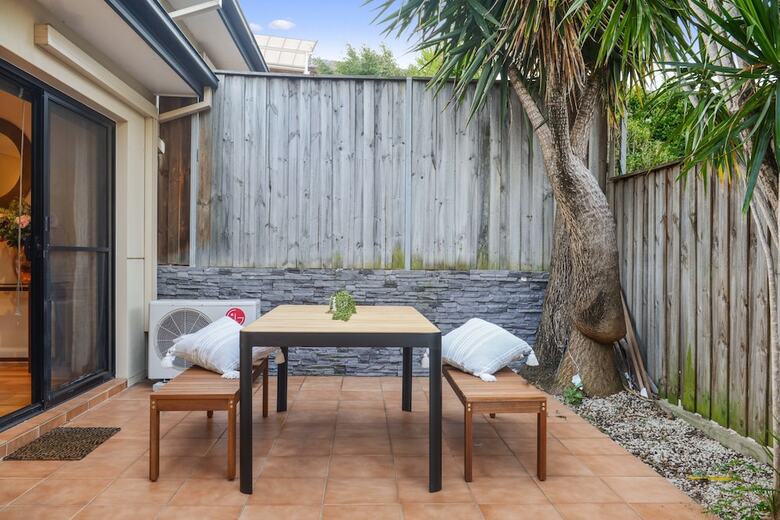 Tranquil And Spacious Home Near Shopping Mall