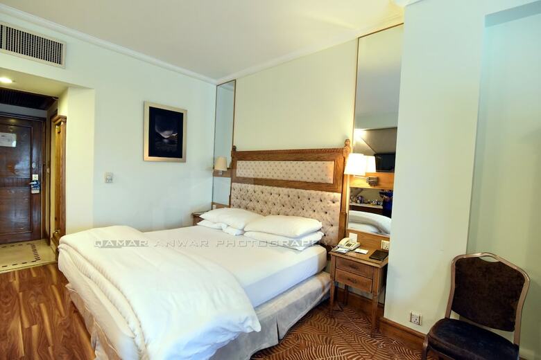 Hotel Crown Plaza