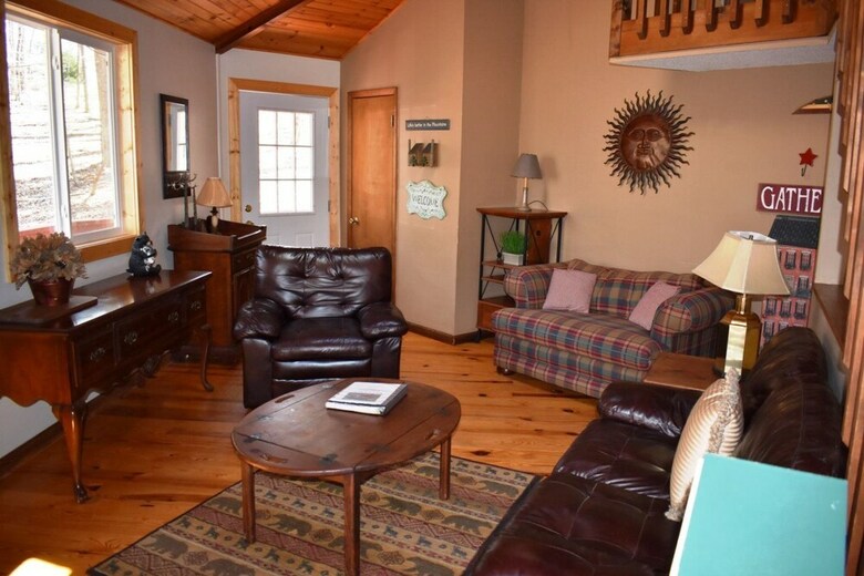 Cabana Rowe`s Round House